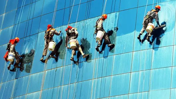 شركة تنظيف واجهات زجاج بالعديد